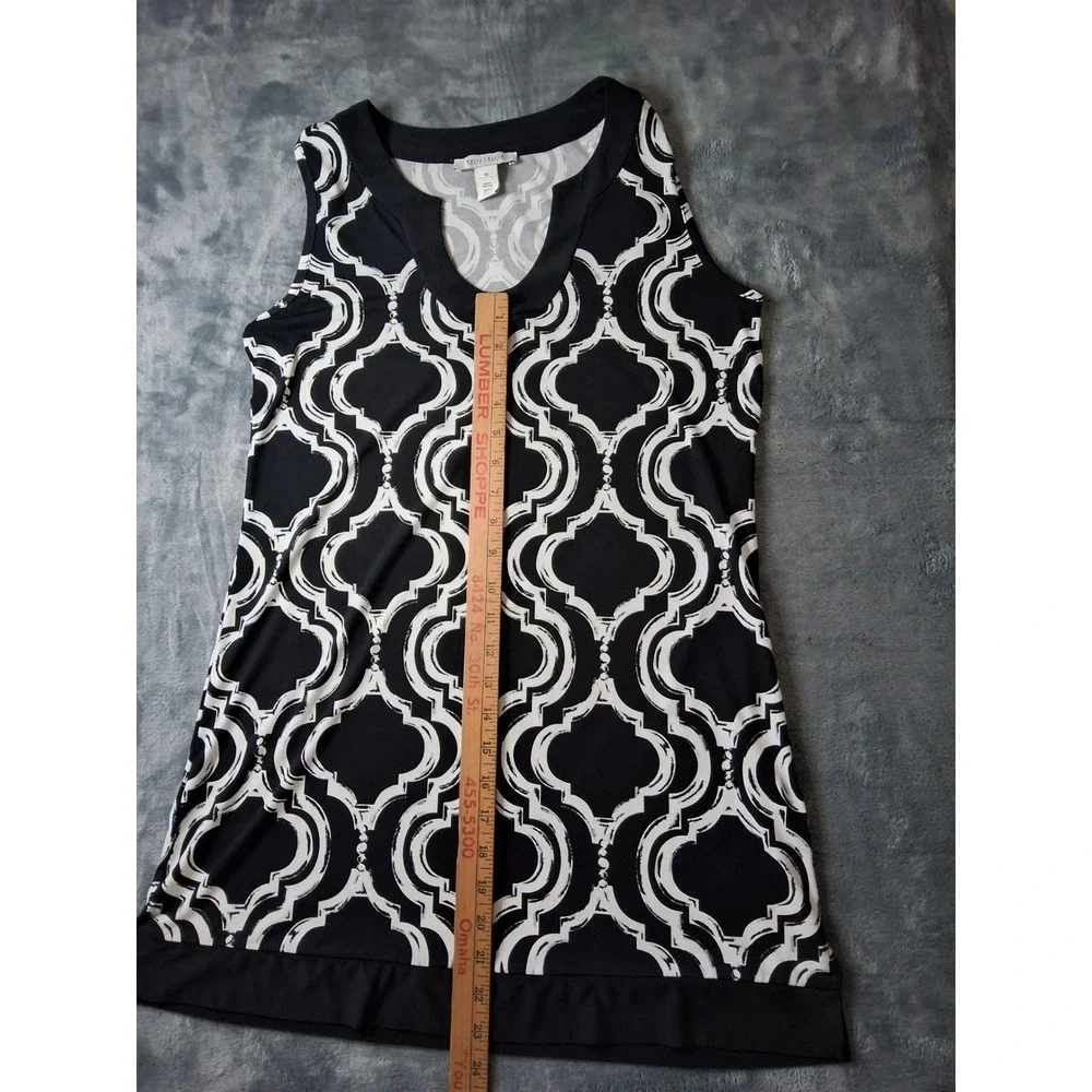 White House Black Market Black White Quatrefoil Split Neck Sleeveless Tunic M - Picture 5 of 7
